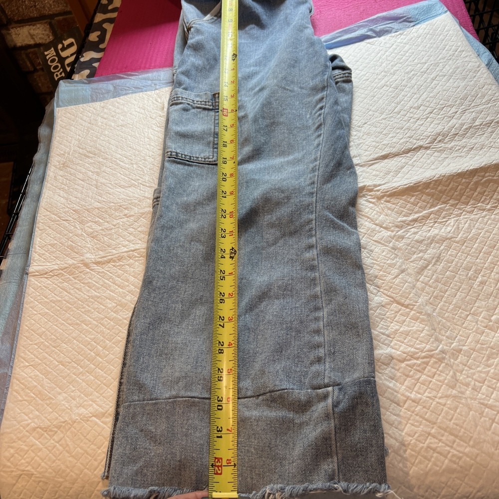 BDG Urban Outfitter Womens Jeans Blue Denim Cargo Relaxed Size 26. - Picture 10 of 12